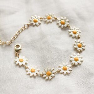 White Daisy Enamel Chain Bracelet